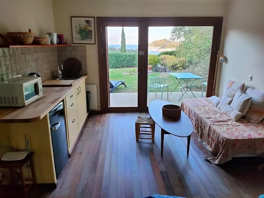 Cap De Creus : Bungalow, Jardin Y Vista Al Mar. Selva de Mar